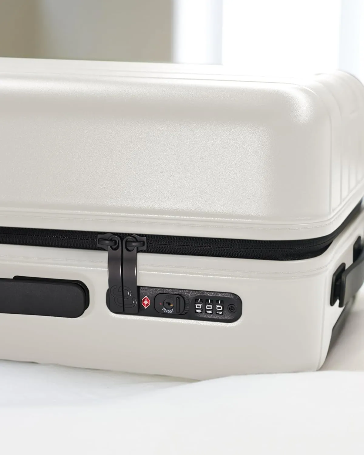 24 Inch Luggage with Spinner Wheels, Checked Luggage, Large Luggage for 5-7 Days Travel, 100% Hardshell PC, TSA Lock, 26.3 X 17.7 X 10.8 (Lily White, Missouri)