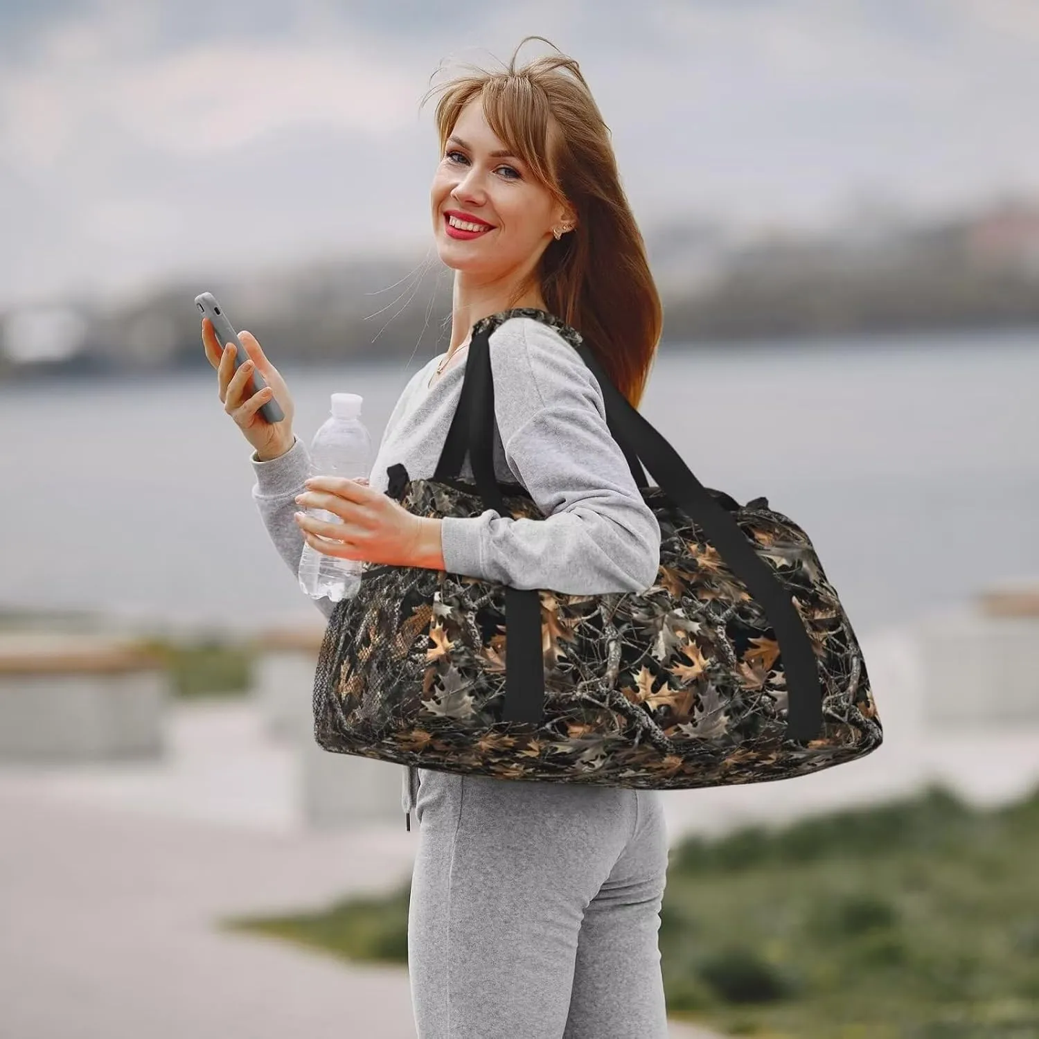 Foldable Travel Duffle Bag for Women Camo Fall Fallen Leaves Duffel Bag Branch Carry On Weekend Bag for Women, Men, Overnight Dried Leaves Luggage Bag Big Gym Bag