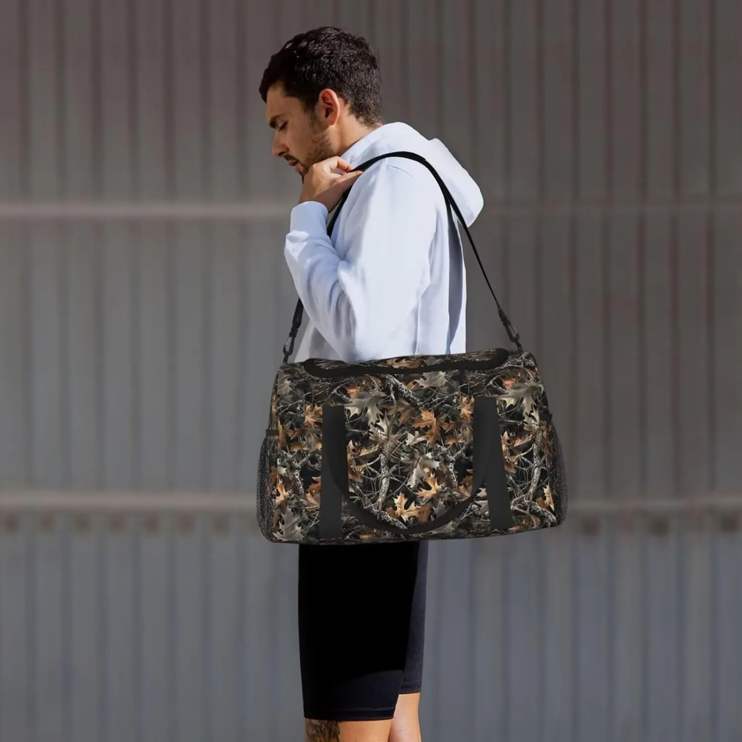 Foldable Travel Duffle Bag for Women Camo Fall Fallen Leaves Duffel Bag Branch Carry On Weekend Bag for Women, Men, Overnight Dried Leaves Luggage Bag Big Gym Bag