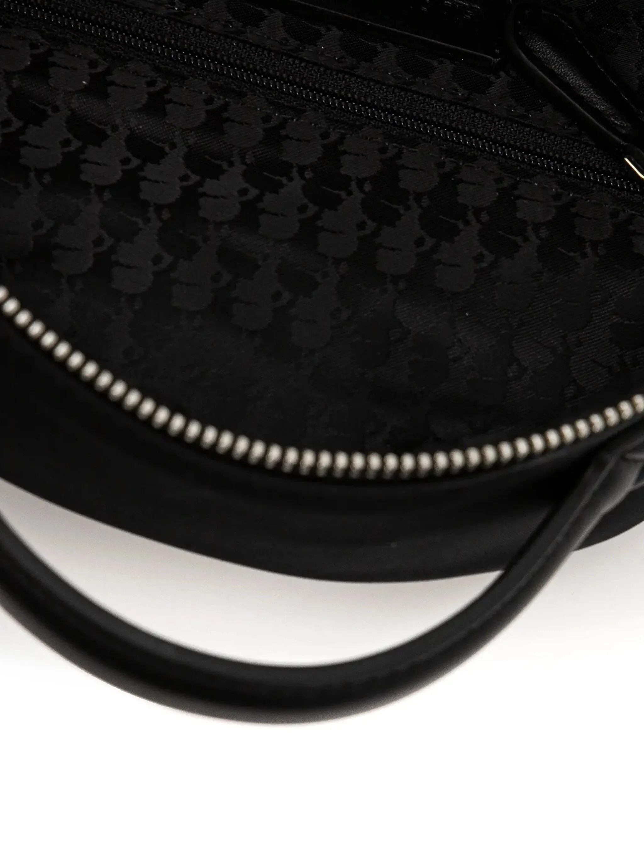Karl Lagerfeld Black Top Zip Handväska med dammväska