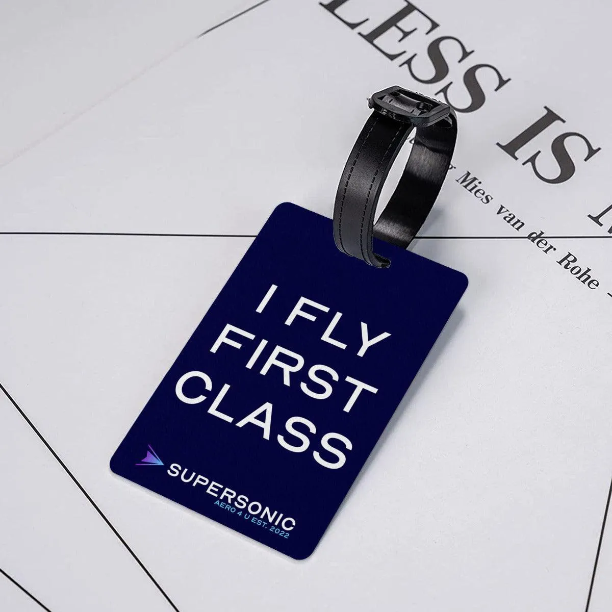 Koffertag: Stylischer Gepäckschutz für Airline-Vielflieger - I fly First Class