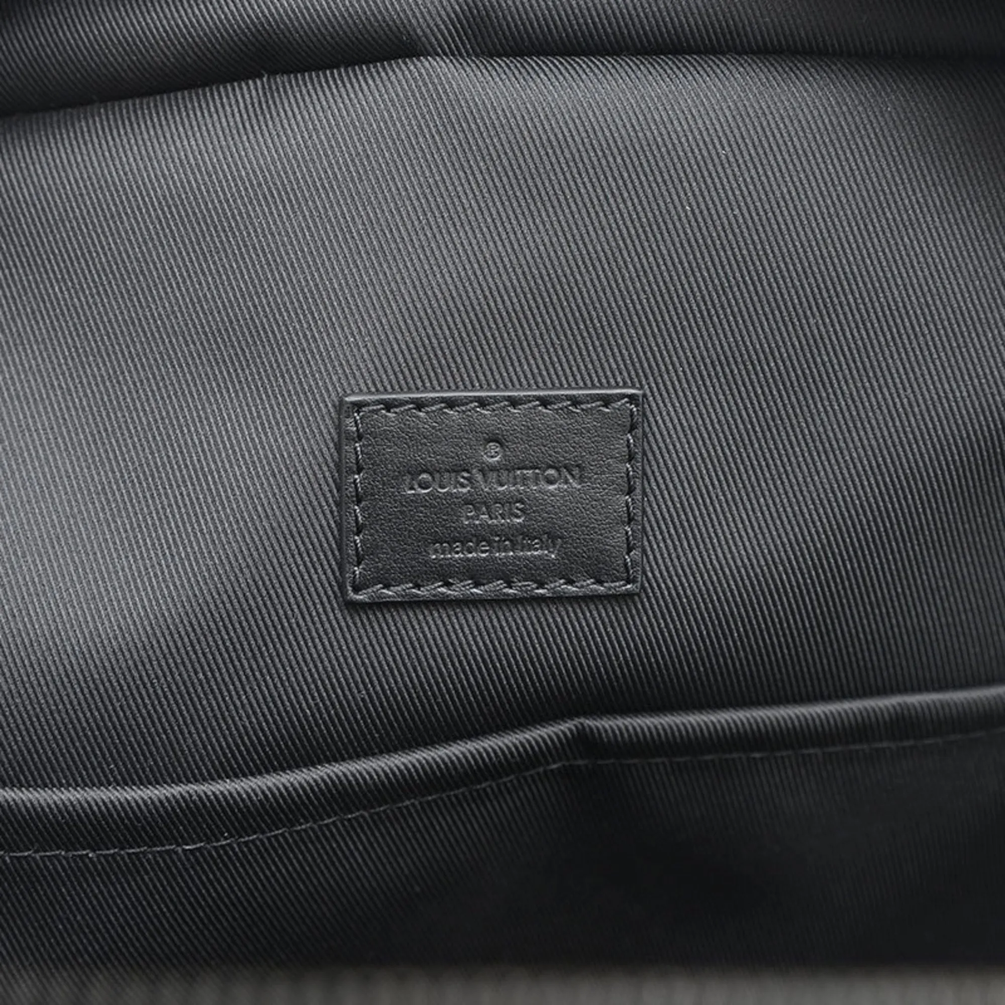 Luxurious Canvas Dean Bag in Excellent Condition