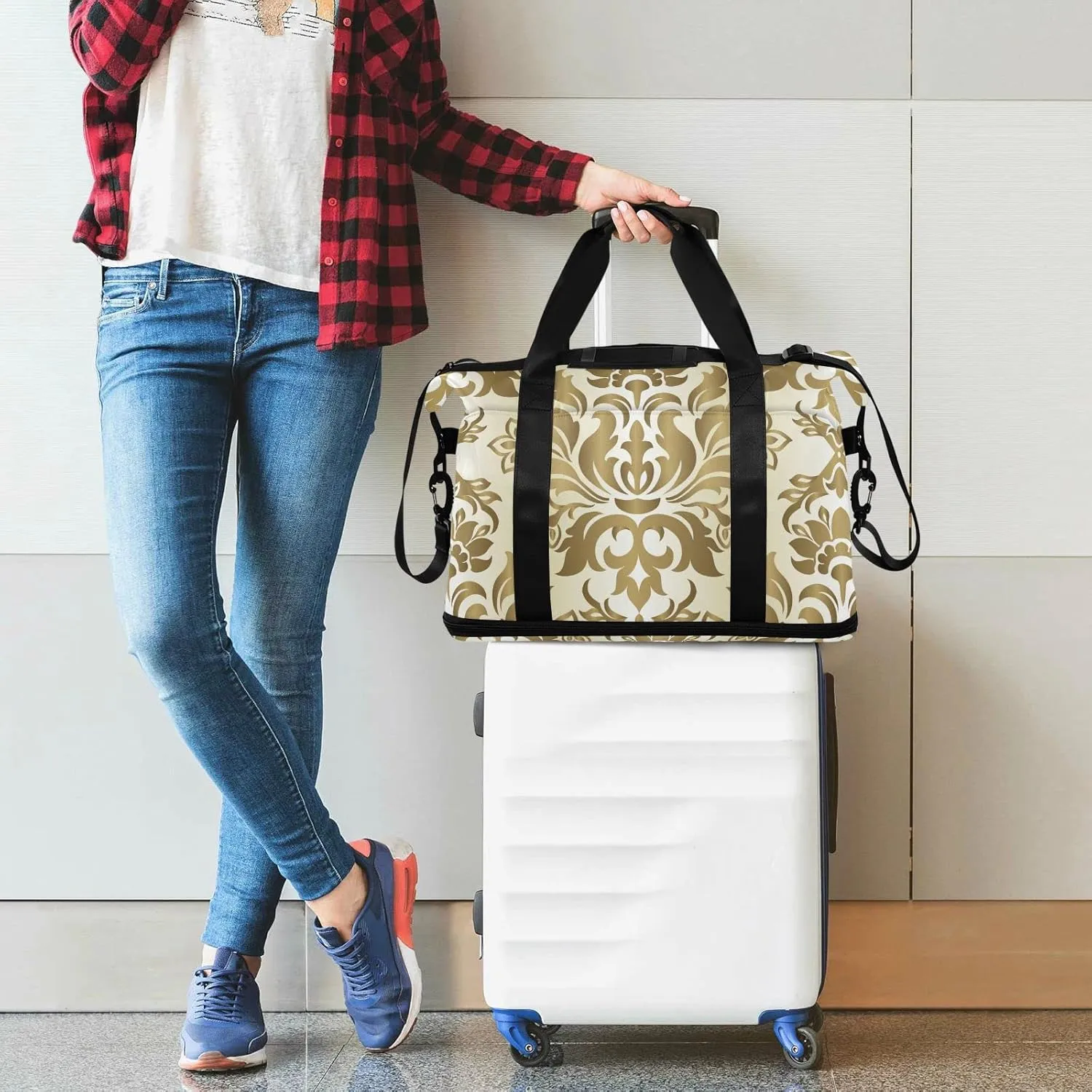 Luxury Gold Damask Seamless Golden Floral Flowers Texture Foldable Travel Bag, Camping Luggage bag, Portable Gym Bag, Sports Bag, Toiletry Bag with Handles Adjustable Shoulder Strap