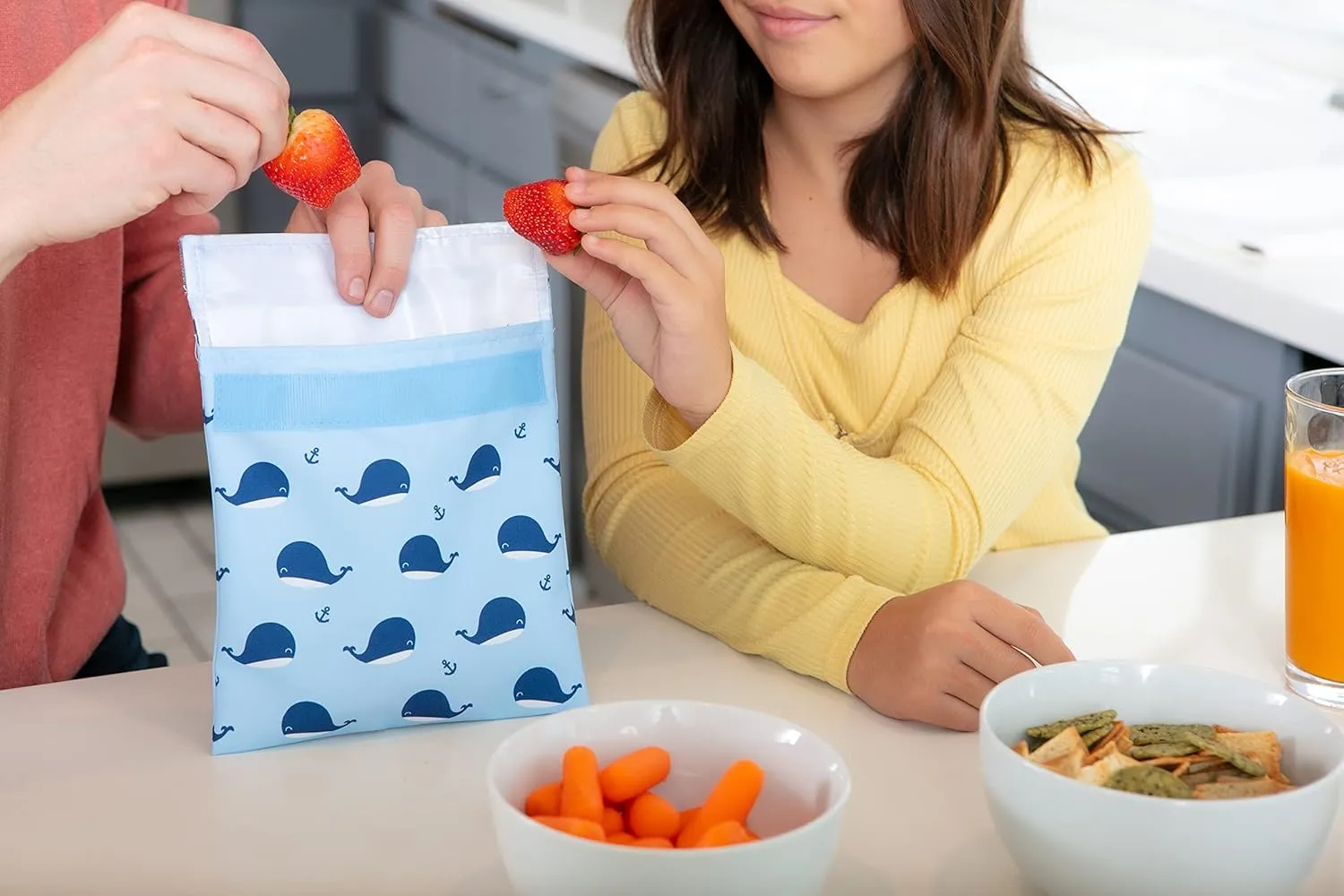 ROLL'EAT ® Snack'n'Go Animals | Reusable Snack Bag | Kids Snacks Container | Eco Friendly Food Bag | Reusable Bag for Snack Storage | Whale Design